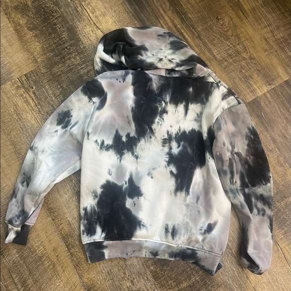 Tie-Dye Sweatshirt. - Picture 3 of 3